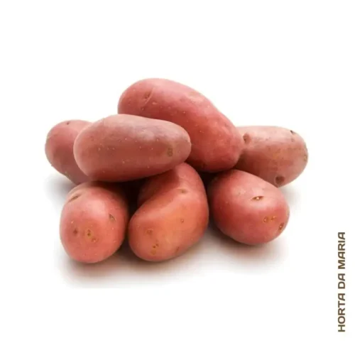 327-Batata-Vermelha-e-outros-vegetais-frutas-mercearias-e-cabazes-ao-domicilio-com-a-Horta-da-Maria-Portugal-1.webp Batata Vermelha (500gr)